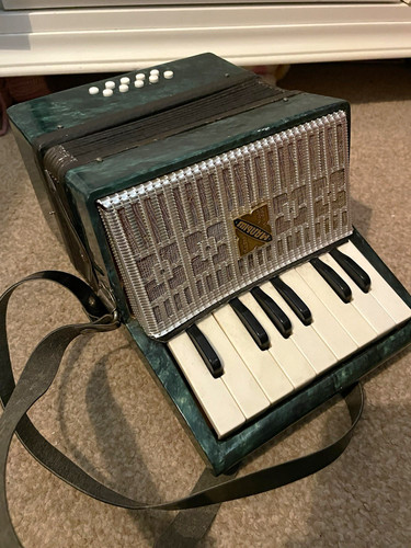 Vintage razno small piano - razno,