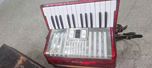 Bell small red piano accordion - red,